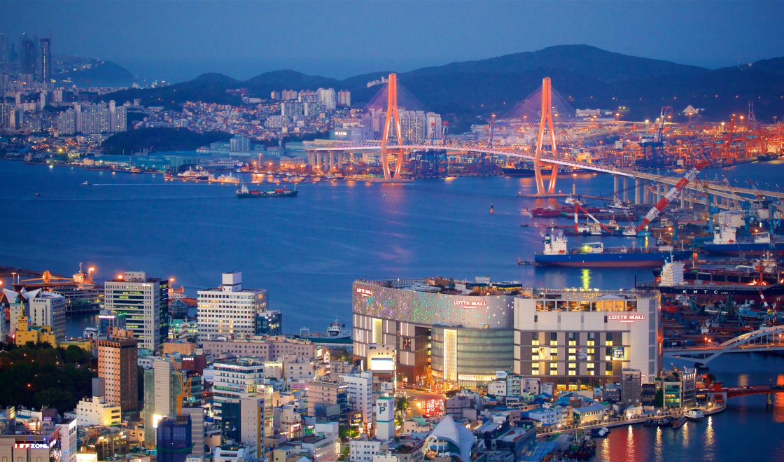Uma linda foto de em altura da cidade de Busan